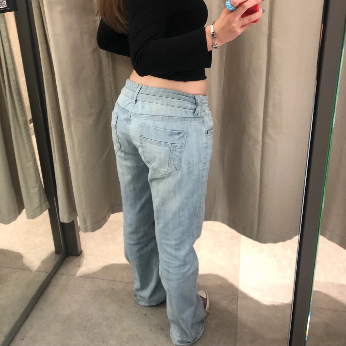 Ljusblå lågmidjade jeans - 90
