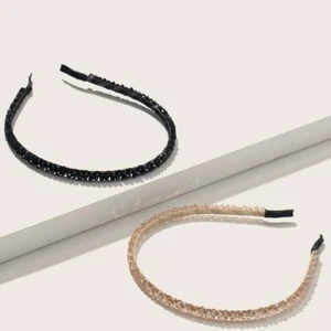 Diadem - Säljer diadem då jag inte har någon användning för dem, skitsnygga och passar perfekt, 10 kr st eller båda för 18kr+frakt