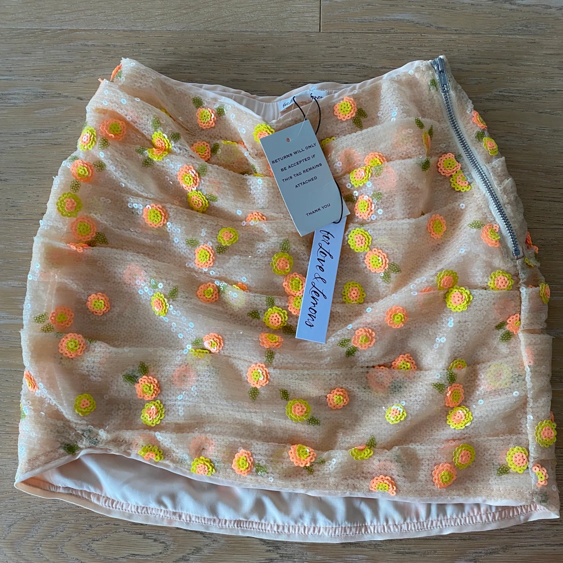 For love and lemons skirt, size s
