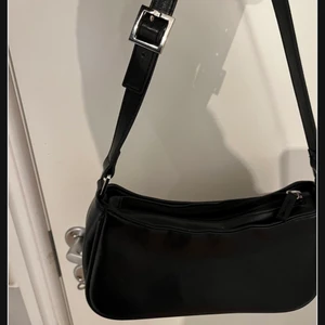 Baguetteväska  - Baguetteväska från Monki 