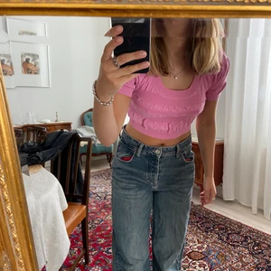 Rosa croptop från ASOS strl. XS-S - En rosa croptop från Asos i strl S. Den är ganska liten i storleken. 
