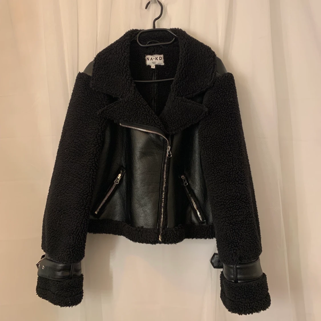 NA-KD skinnjacka i strl 36
