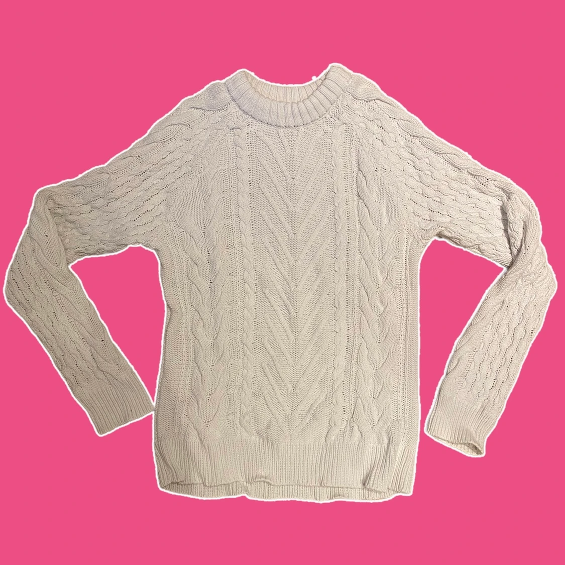 Vit kabelstickad tröja