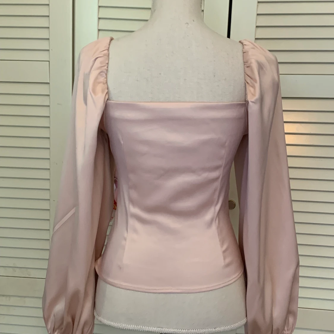 Chloe B x NA-KD rosa topp med ballongärm - 91