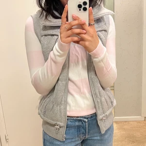 Gant sweatshirt - Rosa och vit. Randig sweatshirt. Nästan oanvänd. 