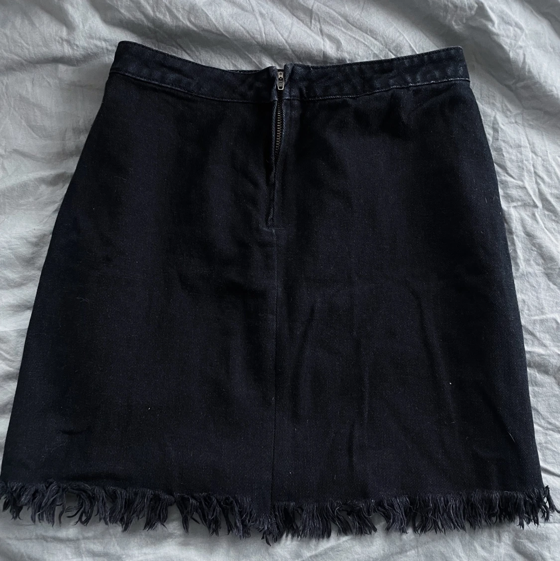 Jeanskjol med fransar - 90