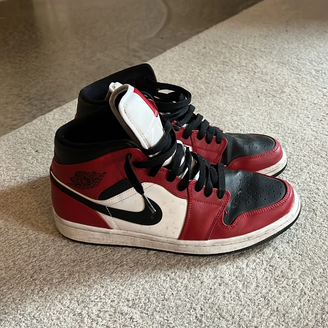 Jordan 1 Mid 