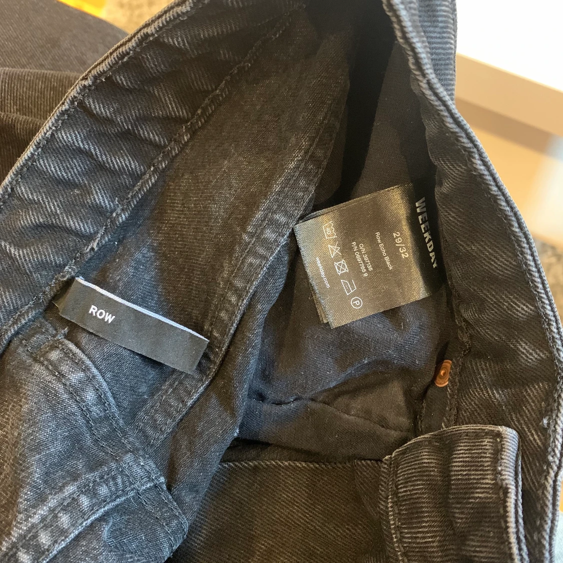 Weekday Jeans i modellen Row 29/32 - 90