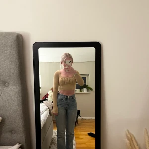 Beige topp - Säljer min beiga topp.