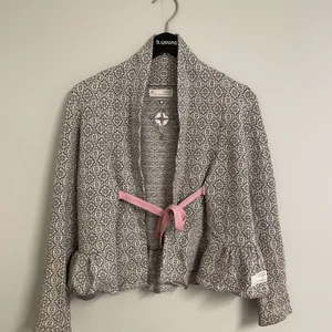 Odd Molly kofta  - Säljer denna fina odd Molly koftan, den är i storlek 0 vilket motsvarar xs💗