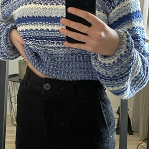 Manchester  - Svarta vida Manchester! Från monki. Köpare står för frakt❤️