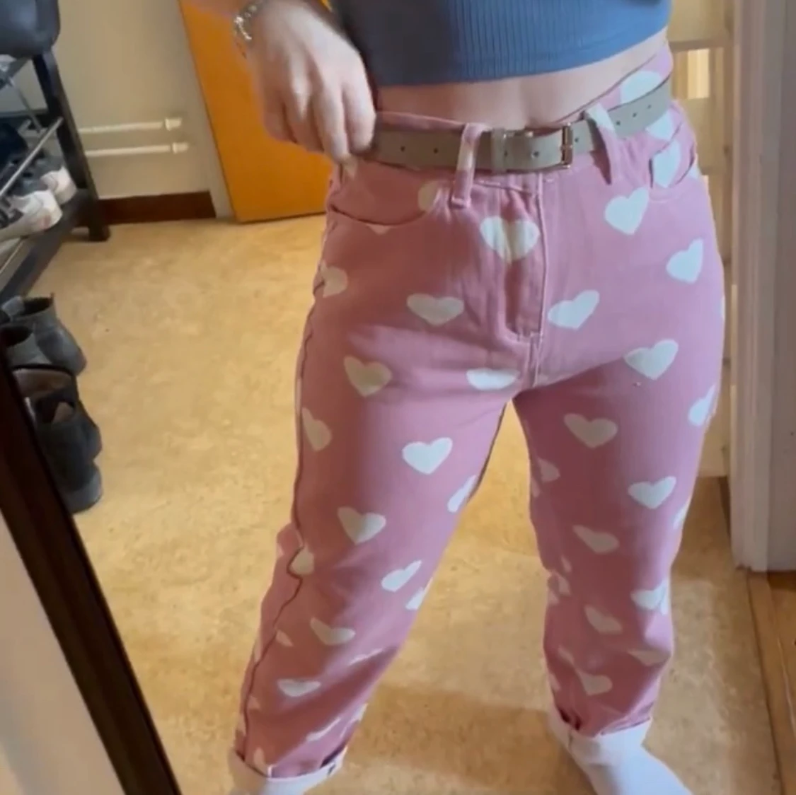 Rosa högmidjade jeans med hjärtan - 90