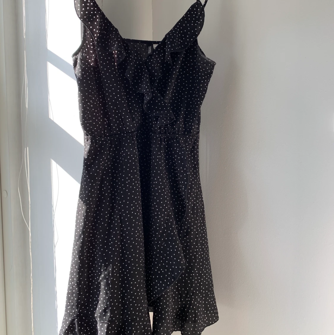 Prickig klänning från hm