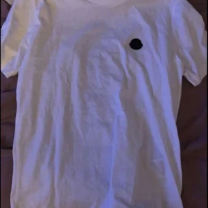 Min gamla t shirt  - Moncler t shirt