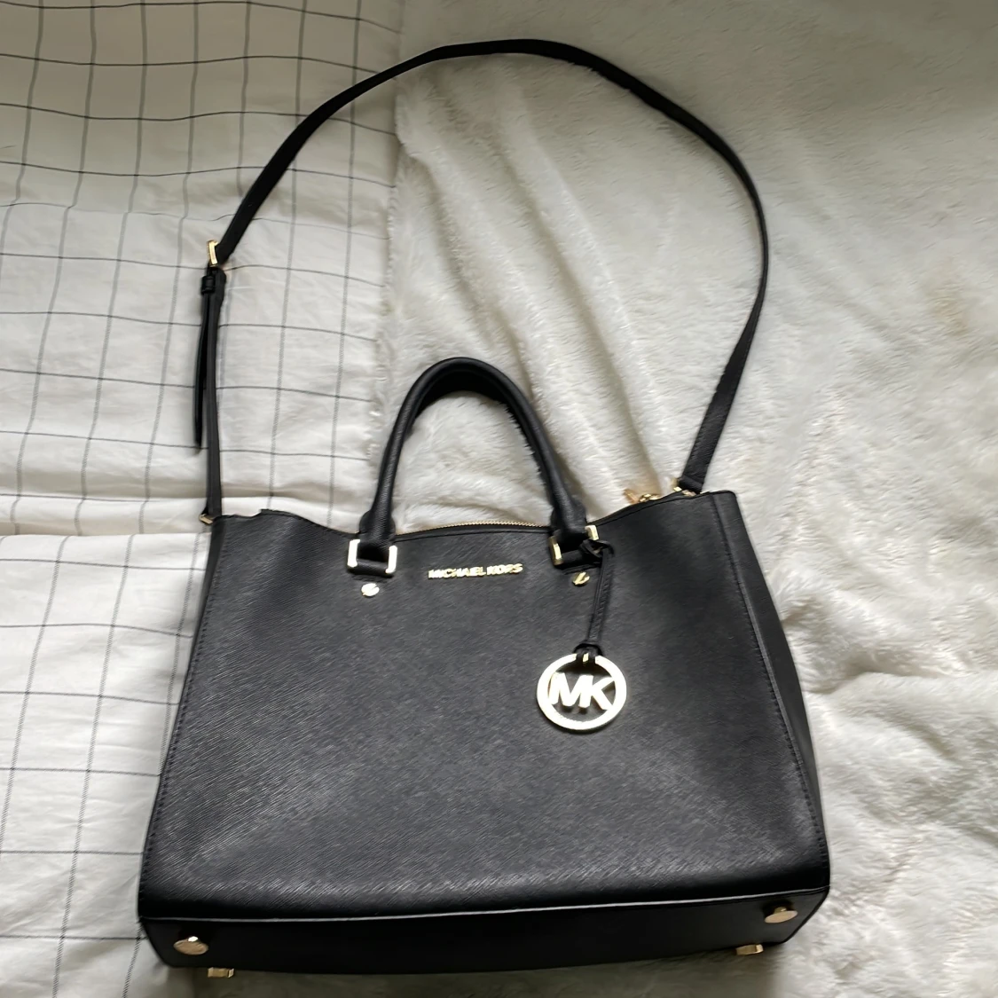 Svart Michael kors väska