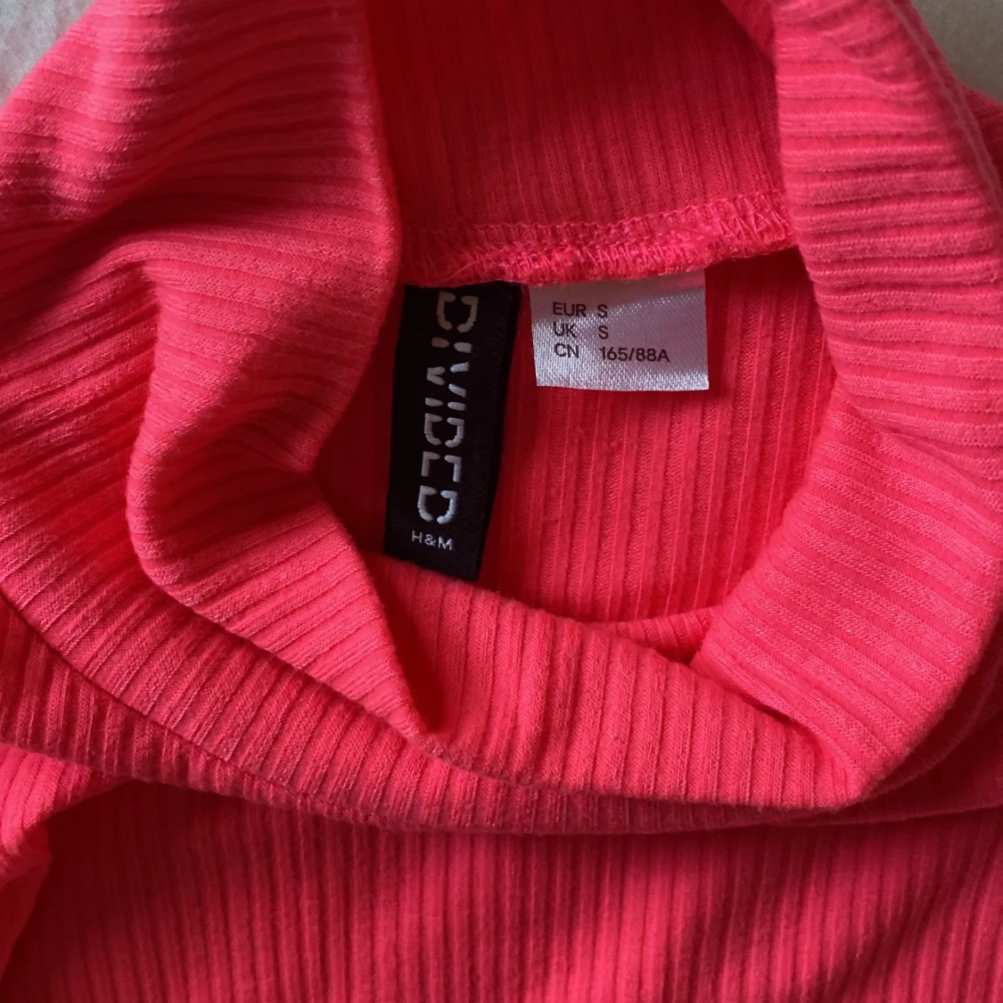 H&M rosa neon topp - 90