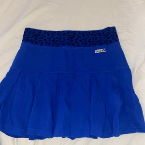 Obey kjol - Dollskill - Använd enbart 1 gång, beställde kjolen från dollskill i storlek S. Säljer pga att de ej passar.