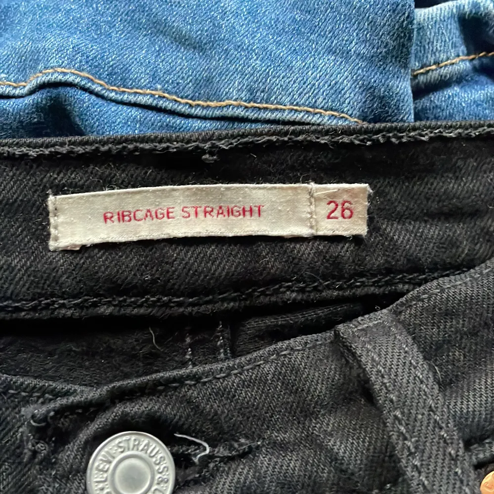 Levis jeans, min absoluta favorit modell. ”Väl” använda men inga slitningar eller synliga fel. Storlek 26, L29. Jeans & Byxor.