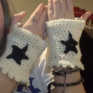 Virkade handvärmare - Handmade virkade handvärmare, går att få i alla färger! 