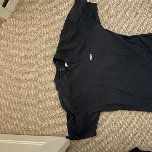 Vans t-shirt - Lite solblekt men ok skick