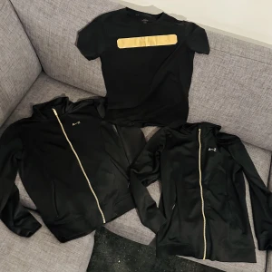 Zlatan tröjor - Fina svarta Zlatan tröjor, 2 långärmade och 1 t-shirt i stl 146/152