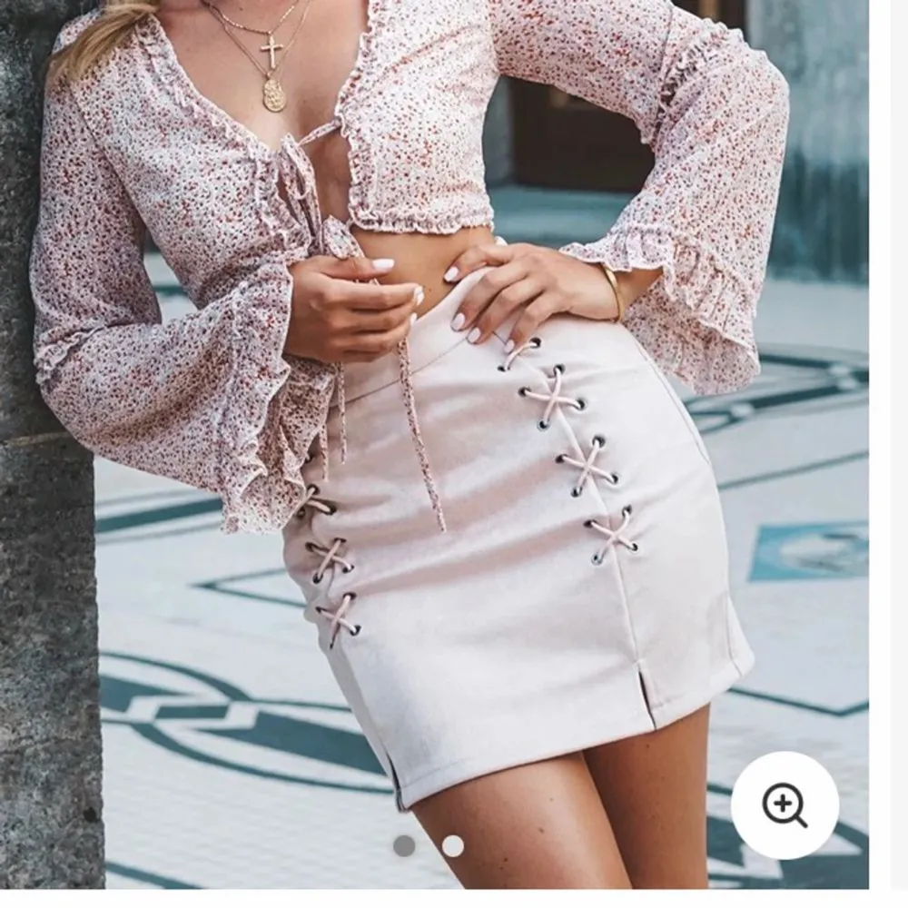 Säljer denna super söta kjolen från Dennis Maglic💗 storlek S, nypris 499kr. Kjolar.
