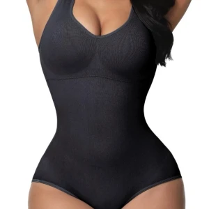 Ny, endast provad Shapewear bodysuit - ✓ Märkbart smalare silhuett ✔ Öppet skrev, lätta toalettbesök ✔️Mycket lämplig shapewear efter operation ✓ Cellulitminskning   ✓ Förhindrar slapp mage/bakdel  ✔ Material: 85% Polyamid, 15% Elastan Strl s,Produktmått Längd:61,bust 56,midja 44-92, höft 52 