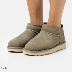 Uggs - Säljer pga av använder eh skriv för fler bilder