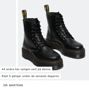Platform Dr. Martens  - Säljer mina skitsnygga platform dr. Martens i storlek 38. Använd några få gånger men dem står mest i garderoben tyvärr! Köpta för 2399, säljer för 1500💕 