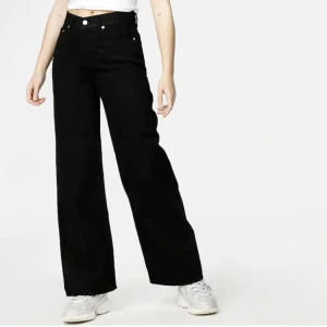 Wide leg jeans  - Super fina jeans från junkyard som inte längre används! 