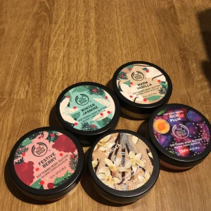 Body butter - Jag säljer nu gamla dofter från the body shop. Olika vinter dofter som inte funnits på ett tag💕 säljer alla 5st för 130kr