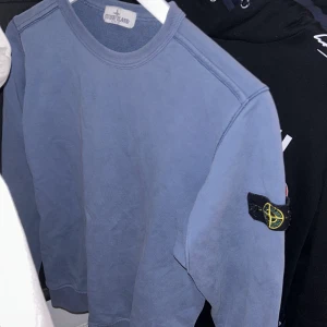 Stone island sweatshirt junior - Äkta stone island sweatshirt storlek 12 (156cm) BARN!  Skick:7/10, inga fläckar och inget sönder