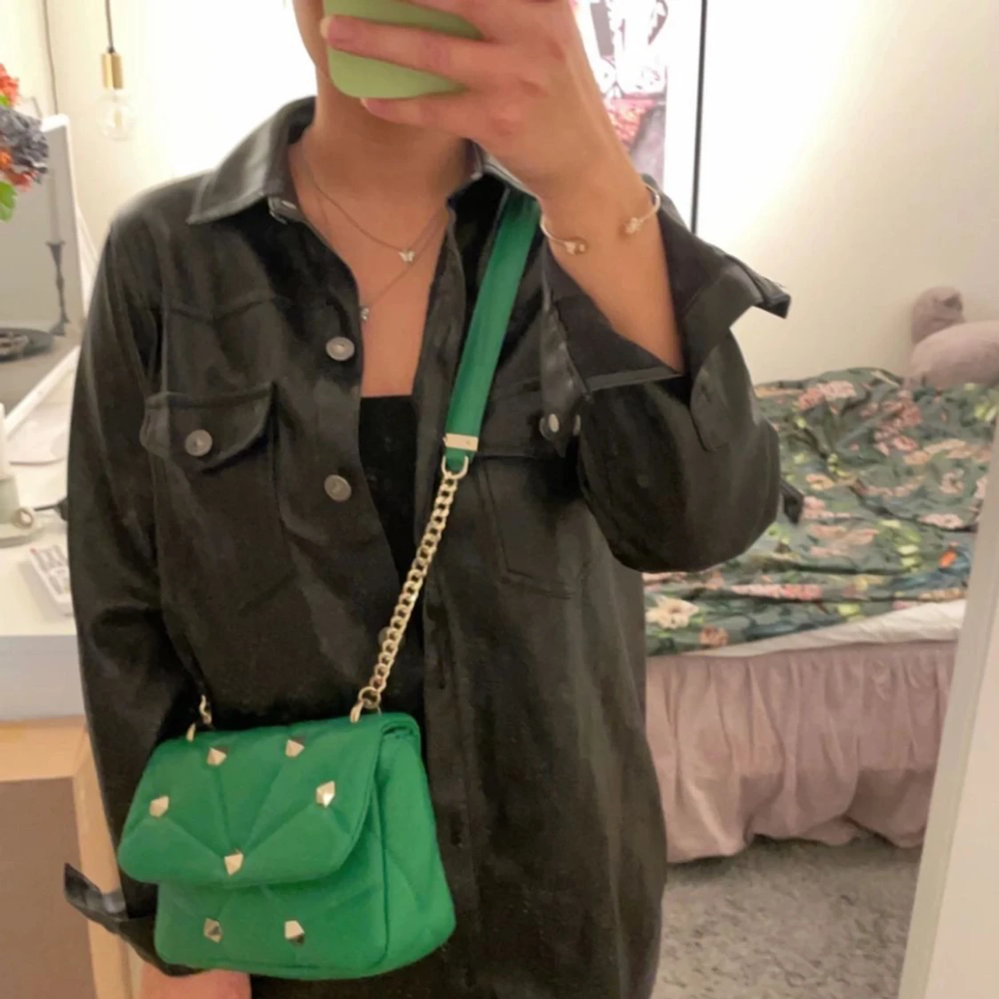 Zara väska nitar - 90