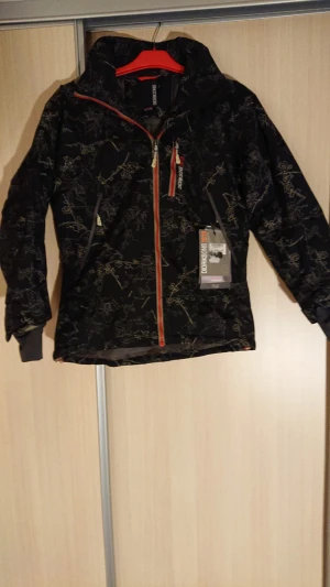 Ny Didrikson jacka - Fin Didrikson jacka Aldrig använd, strl 160 nypris 999:- säljes för 400 kr    Stl 160