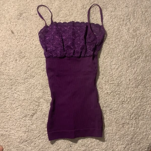 Linne - Perfekt linne för alla årstider! Super fint sick, inga fläckar eller hål. Super stretchigt så passar xs-s. Köparen står för frakten!!🌺🌷🌸🪷