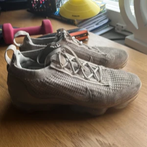 Nike air Max  - Köptes för 2450 dom har andvänt men är fortfarande i super bra skick 