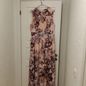Klänning  - Oanvänd, köpt på MQ 