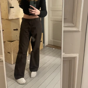 Dickies 874 dam - Tjena! Säljer nu mina älskade Dickies byxor som är väldigt eftertraktade😫Byxorna är i storlek 29/30 och väldigt fint skick🤩Passar min perfekt, är ca 165cm! Köparen står för frakten!📬📦