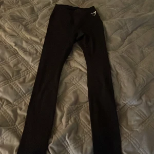 Gymshark tights - Hej💕 säljer mina Gymshark tights som är helt nya och oanvända. Säljer då de är lite för små för mig och hann inte byta storlek tyvärr