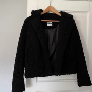 Teddy jacka - Svart Teddy jacka från Noisy May. Storlek S. Säljer för 250kr💞