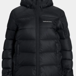 Peakperformance jacka - Peakperformance vinterjacka frost down strlk S använd en vinter, i riktigt bra skick. Nypris 3999kr