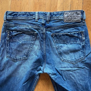 DIESEL denim jeans W30 L32 - Strlk: W30, L32. Frakt & upphämtning ✅ ripped diesel industry denim jeans. Fint skick. Skriv privat för fler bilder eller frågor 😁💫