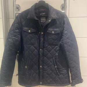 Höstjacka East West - Fin höstjacka i storlek M från East West