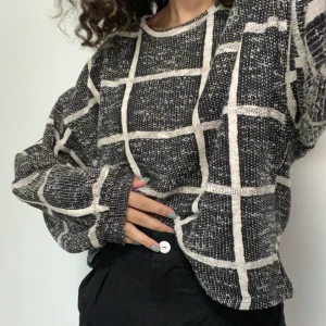 Knitwear - Mysig stickad jumper från New Look. Storlek L dock använder jag den som är S. Pm för fler bilder! 