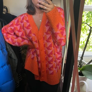 Cardigan - Så fin stickad kofta från Zara, men jag får aldrig användning för den. Nypris 600 använd typ 3 gånger 