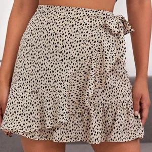 Kjol - Mönstrad kjol i storlek s 