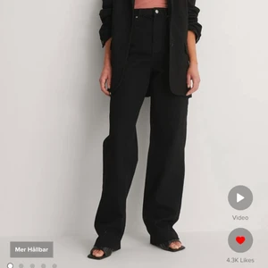Jeans  - Svarta jeans från NA-KD i storlek 36