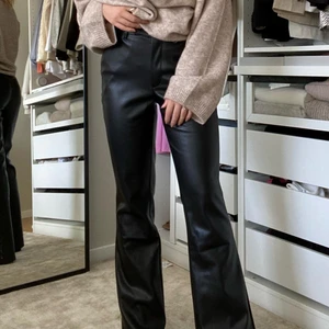 Skinnbyxor - Bootcut skinnbyxor från Nakd i storlek 34, endast använda en gång