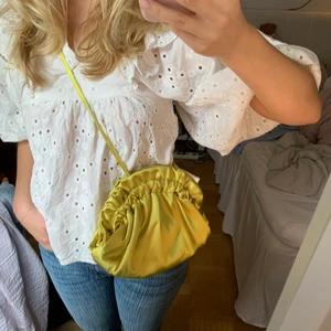 Väska zara - Superfin och rymlig festväska från zara, använd 2 gånger ❤️❤️