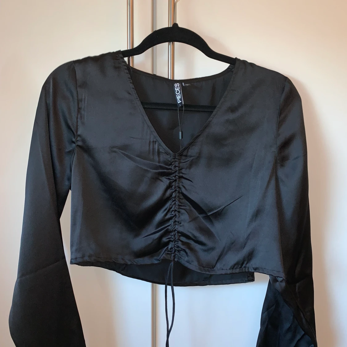 Super fin topp i satin från Pieces😍 - 91